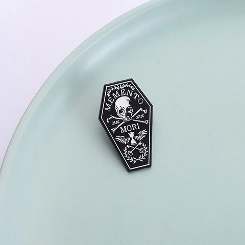 Gothic Punk Coffin Enamel Brooch Memento Mori Skull Wing Bones Zinc Alloy Badge Personalized Bag Pins Accessory For Halloween