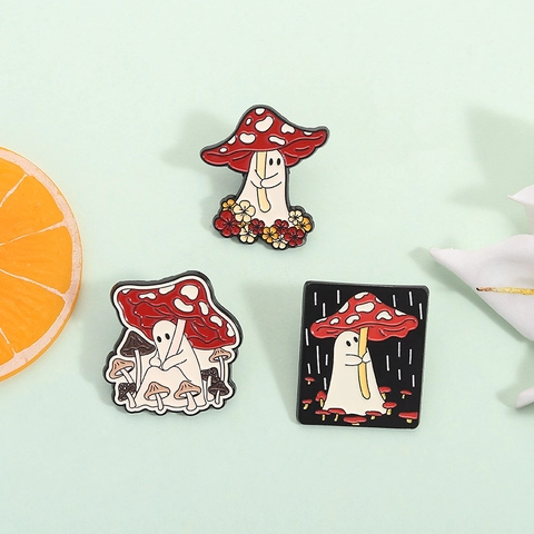 Lindo Juego de Pines de Esmalte de Champiñón Fantasma Aleación Dibujos Animados Insignia Broche Para Ropa Bolsas Halloween Fiesta Decoración Unisex Accesorios