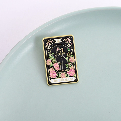 Spilla in Smalto Tarocchi Gatto Nero Vintage Lega di Zinco Rosa Rosa Distintivo Pin Per Vestiti Borse Gioielli Gotici Accessorio