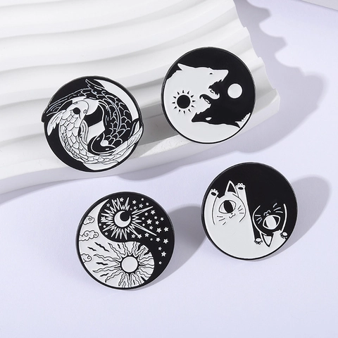 Zinc Alloy Enamel Pin Badge Yin Yang Tai Chi Wolf Cat Koi Sun Moon Style Happy Easter Rabbit Ear Brooch Jewelry For Women Men