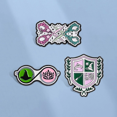 Magic Academy Enamel Brooch Pin Zinc Alloy Wizard Hat Glasses Shield Crest Scissors Badge Accessories For Halloween Party Decoration Gifts