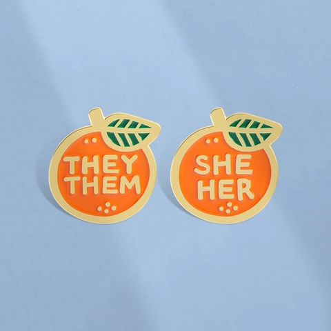 Creative Orange Fruit Enamel Brooch Pin With She Her They Them Gender Pronoun Text Alloy Metal Badge Jewelry Gift