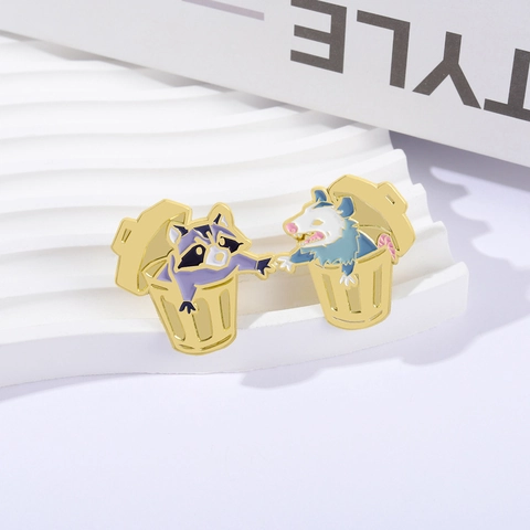 Pin De Esmalte Divertido De Animales Con Mapache Y Zarigüeya En Cubo De Basura Broche De Aleación Para Bolsos Chaquetas Mochilas Accesorios