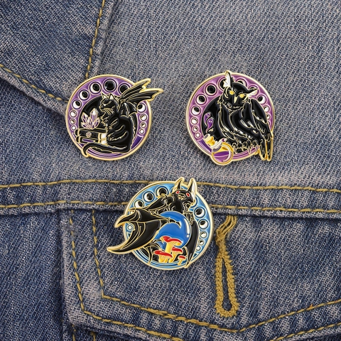 Broche en Émail Créature Magique Gothique Chat Noir Hibou Chauve-souris Sorcier Sorcière Badge de Revers pour Vêtements Sacs