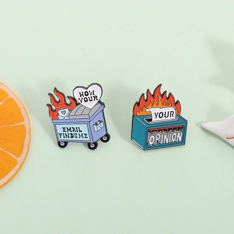 Lot de Pins en Émail Humour de Bureau How Your Email Finds Me Benne en Feu Your Opinion Broyeur Broche en Alliage Badge Décoratif