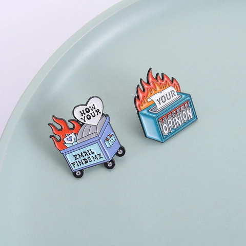 Lot de Pins en Émail Humour de Bureau How Your Email Finds Me Benne en Feu Your Opinion Broyeur Broche en Alliage Badge Décoratif