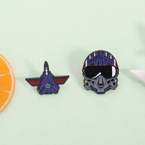 Mech Pilot Helmet Fighter Jet Enamel Brooch Pin Set Military Style Alloy Lapel Pin For Backpack Jacket Unisex Fashion Jewelry