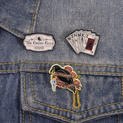 Gothic Legierung Emaille Brosche Krähe Club Thema Krähe Rose Slogan Karte Abzeichen Dunkle Stil Metall Deko Pin Für Taschen