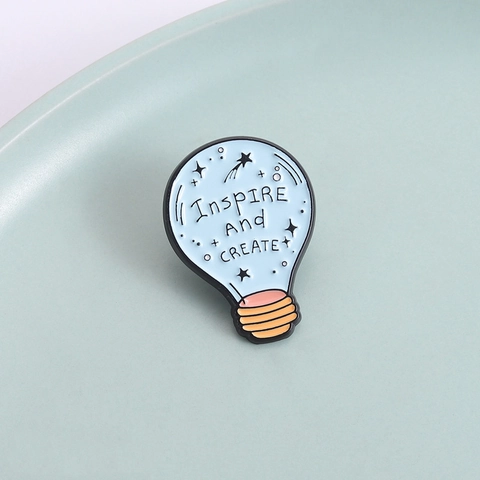 Inspirational Light Bulb Enamel Brooch Light Blue Stars Shooting Stars Creative Zinc Alloy Lapel Pin Badge Jewelry Gift