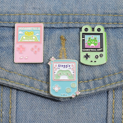 Süße Frosch Pixel Spielkonsole Emaille Brosche Abzeichen Retro Handheld Gaming Legierung Pin Für Kleidung Rucksack Dekor Schmuck