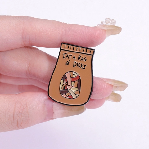 Lustige Kreative Braune Tasche Emaille Pin Humorvolles Eat A Bag Of Dicks Phallisches Design Legierung Abzeichen Persönlichkeit Streich Schmuck Brosche Geschenk