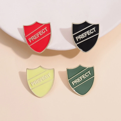 Creative Shield Shape Prefect Letter Brooch Badge Pin Enamel Alloy Decorative Medal For School Uniform Clothing Accessories