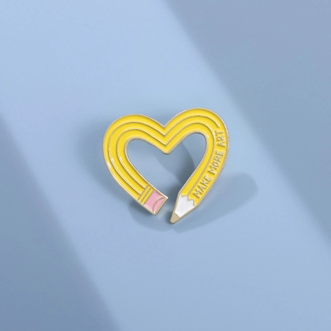Spilla in Smalto a Forma di Cuore Creativa Matita Make More Art Distintivo in Lega per Giacca di Jeans Zaino Accessori Gioielli Regalo