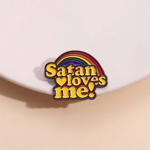Regenbogen Satan Loves Me Emaille Pin Legierung Herz Muster Gothic Brosche Abzeichen Einzigartige Ästhetische Schmuck Geschenk