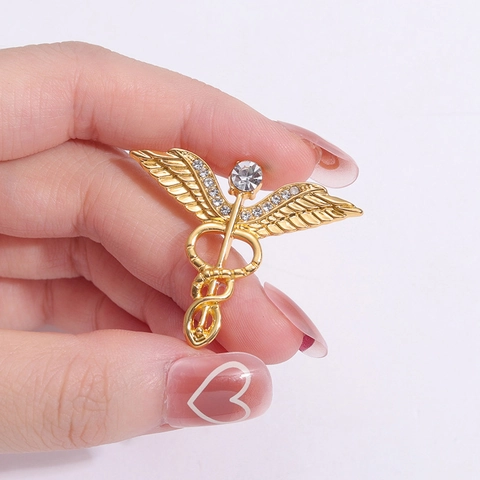 Creative Medical Theme Alloy Brooch Pin Rhinestone Enamel Heart Stethoscope Caduceus Badge For Nurses Doctors Graduation Jewelry Gift