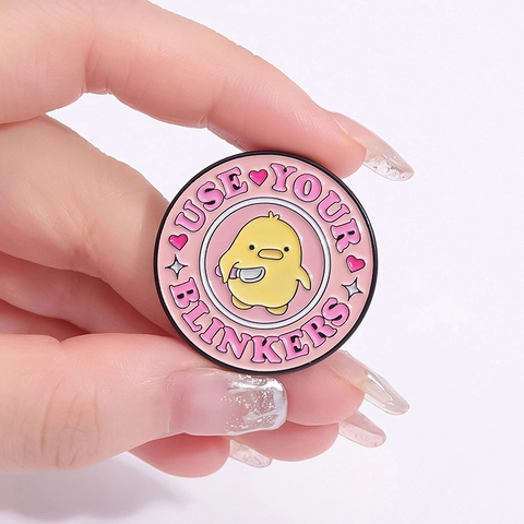 Creative Round Chick Holding Knife Enamel Pin Brooch Pink Badge For Bags Jackets Not Cute Dangerous Fun Jewelry Gift