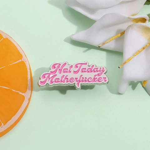 Fashion Alloy Enamel Brooch Pin For Women Pink White Letter Slogan Badge Unique Jewelry Accessory For Clothing Backpack