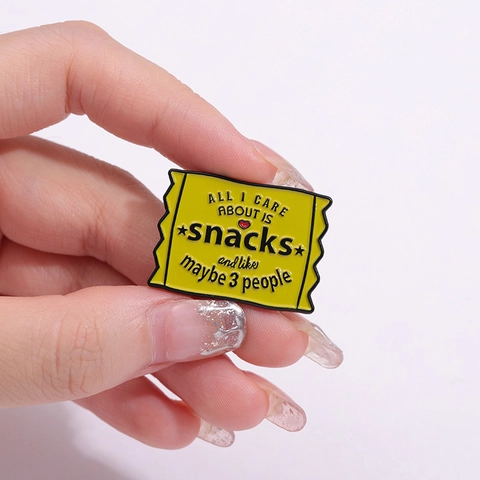 Lustige Legierung Emaille Pin Brosche Snackbeutel Form Humorvoller Slogan Schriftzug Abzeichen Für Denim Jacken Taschen Zubehör Schmuck