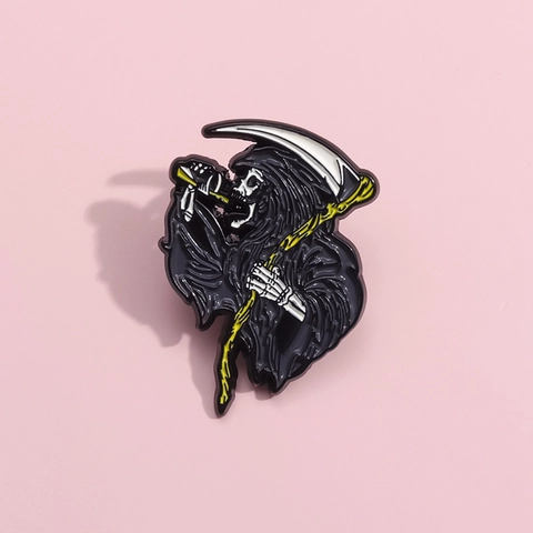 Halloween Gotik Sensenmann Emaille Brosche Pin Trinkender Sensenmann Mit Sense Skelett Abzeichen Für Halloween Kostüm Party Schmuck Geschenk