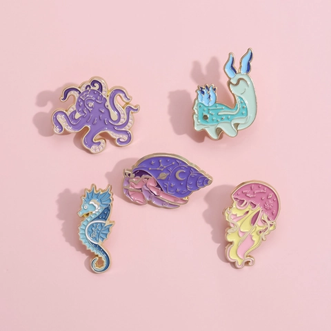 Spilla in Smalto Creature Marine Cielo Stellato Costellazione Polpo Medusa Cavalluccio Marino Lega Dorata Distintivo Per Vestiti Borsa Accessori