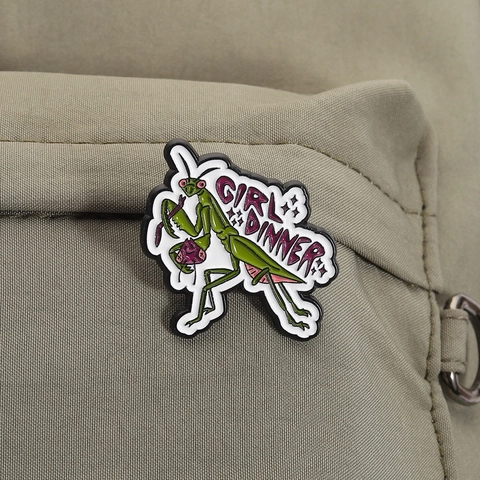 Cartoon Insect Enamel Brooch Pin Green Mantis Girl Dinner Creative Funny Alloy Badge For Clothes Bag Backpack Accessory Jewelry Gift