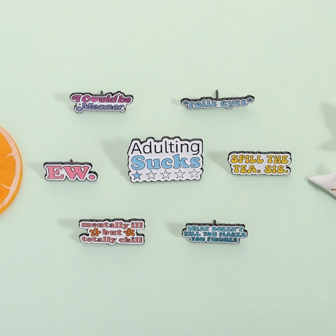 Spilla in Smalto con Testo Divertente Adulting Sucks Slogan Badge in Lega Spilla da Bavero per Zaini e Vestiti