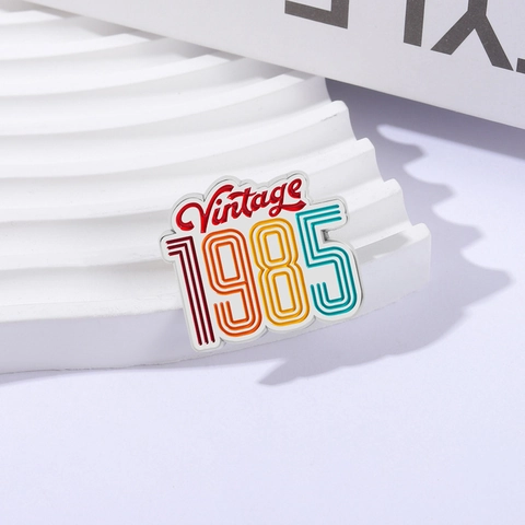 Vintage 1985 Number Enamel Pin Alloy Retro Brooch Badge For Clothes Bags Hats Decor Jewelry Accessories Unisex Birthday Gift