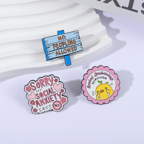 Broche de Esmalte Creativo Social Anxiety Aleación de Zinc Insignia Lindo Eslogan Introvertido Pin Para Bolsos Ropa Regalo