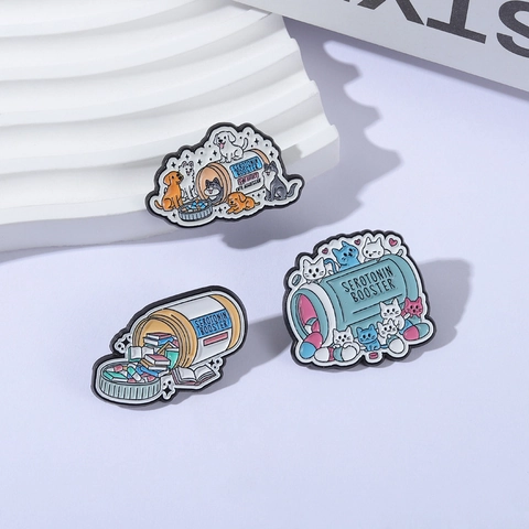 Épinglette en Émail Serotonin Booster Mignon Dessin Animé Chat Chien Bouteille de Médicament Badge en Alliage de Zinc pour Sac à Dos