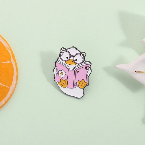 Cute Cartoon Reading Duck Alloy Enamel Brooch With Purple Glasses Pink Book Pin For Clothes Backpack Backpack Hat Decoration