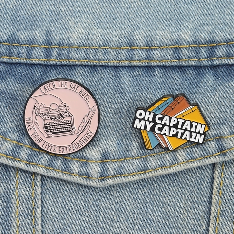 Literarische Zinklegierung Emaille Pin Abzeichen Retro Schreibmaschine Bücher Stapel Brosche Für Kleidung Rucksack Zitate Zubehör Unisex Geschenk