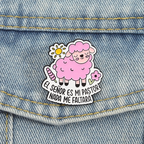 Cartoon Pink Sheep Enamel Brooch Pin With Spanish Bible Verse El Señor Es Mi Pastor Nada Me Faltará Zinc Alloy Animal Badge For Women Kids Clothing