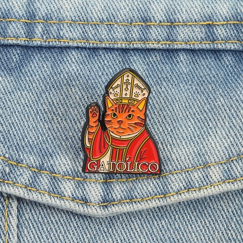 Creative Cat Pope Enamel Brooch Pin Cartoon Animal Gatolico Badge Zinc Alloy Jewelry Accessory For Clothes Backpack