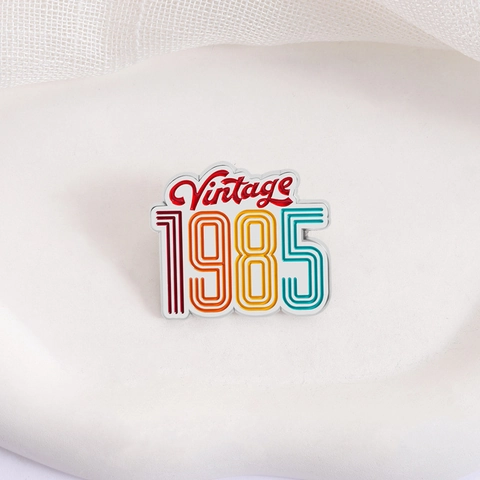 Spilla Vintage 1985 Neon Multicolore in Lega di Zinco Pin 80s Pop Art Distintivo in Metallo per Vestiti Zaino Accessorio Regalo