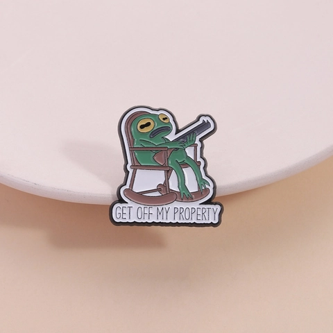 Funny Grumpy Frog Enamel Brooch Get Off My Property Zinc Alloy Cartoon Animal Badge Pin For Clothing Bags Jewelry Decor