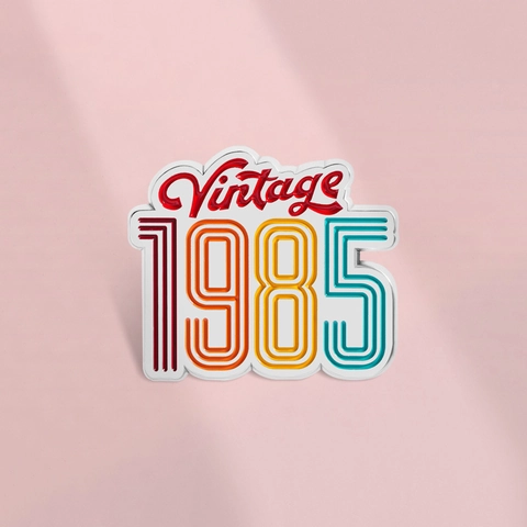 Vintage 1985 Number Enamel Pin Alloy Retro Brooch Badge For Clothes Bags Hats Decor Jewelry Accessories Unisex Birthday Gift