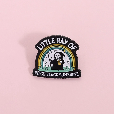 Pin de Esmalte Divertido Parca Arcoíris Guadaña Little Ray Of Pitch Black Sunshine Broche de Aleación para Bolsos Ropa