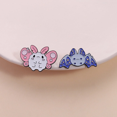 Süße Cartoon Emaille Anstecker Zinklegierung Rosa Motte Blaue Fledermaus Stern Abzeichen Kleidung Rucksack Schmuck Brosche Zubehör