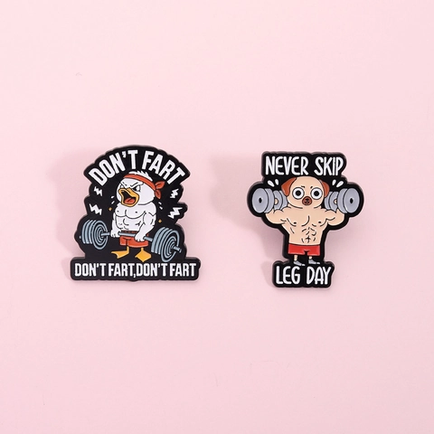 Grappige Gespierde Dieren Fitness Emaille Pin Cartoon Eend Mops Tillen Halter Gym Broche Badge Voor Rugzak Kleding Decor