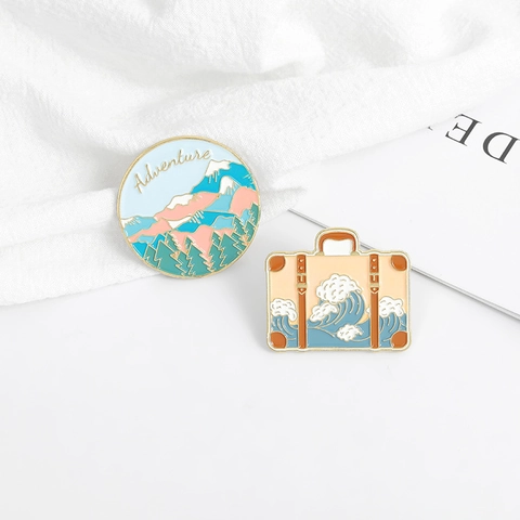 Adventure Enamel Pin Set Alloy Baking Paint Mountain Forest Round Brooch Retro Wave Suitcase Badge Travel Jewelry Gift