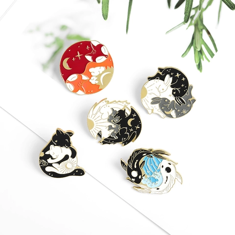 Süße Cartoon Yin Yang Tai Chi Tier Legierung Emaille Brosche Pin Fuchs Katze Fisch Abzeichen Kreative Punk Revers Pin Unisex