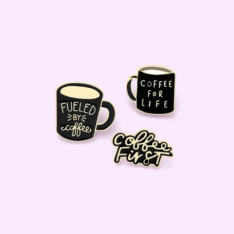 Broche de Aleación de Esmalte con Tema de Café de Dibujos Animados Creativos para Ropa Bolsa Fueled By Coffee Coffee First Insignia de Solapa Accesorio Unisex