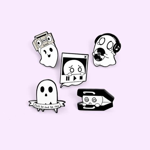 Cartoon Geist Emaille Brosche Abzeichen Süßer Geist Mit Kopfhörern Vinyl Record Player Radio Don't Be Sad Be Rad Legierung Nadel