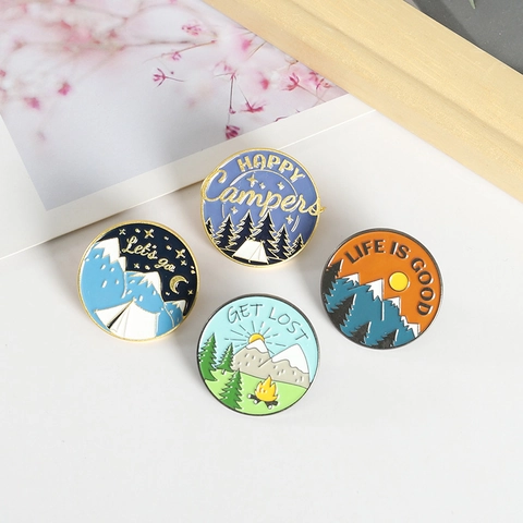 Pin's Rond en Émail pour Camping en Plein Air Broche en Alliage Rétro Paysage pour Sacs à Dos Vestes Chapeaux Style Aventure