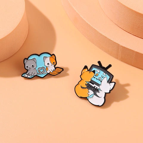 Süße Cartoon Fuchs Katze Emaille Brosche Pin Legierung Tier Revers Abzeichen Für Kleidung Rucksack Dekor Schmuck Für Paare