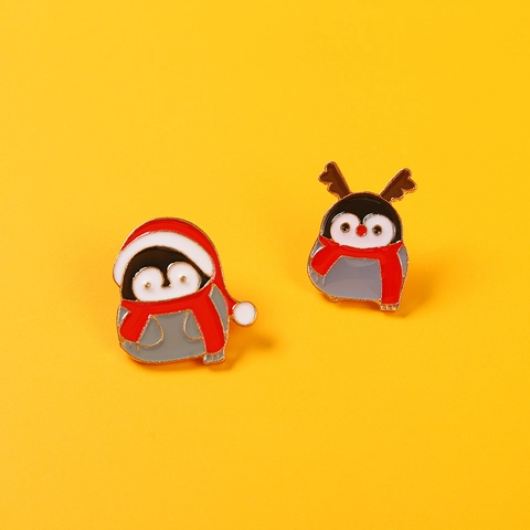 Simpatico Pinguino Spilla di Natale in Lega Smalto Spilla Corna di Renna Sciarpa Rossa Inverno Vacanze Distintivo per Maglione