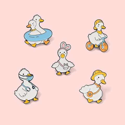 Lindo Broche de Esmalte de Pato Blanco Insignia de Aleación de Animales Creativa para Mochila Ropa Accesorio Joyería de Regalo