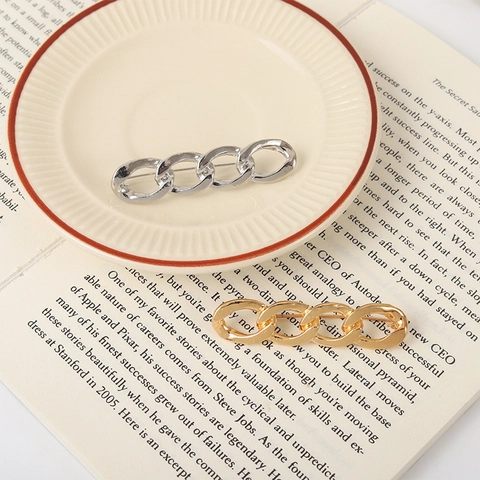 Broche de Aleación Minimalista Cadena Cubana para Mujer Moda Torsión Metal Broche de Pecho para Decoración de Ropa Joyería Regalo