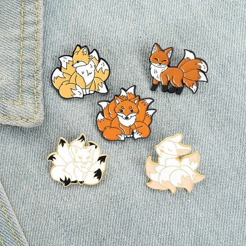 Cartoon Negenstaartige Vos Emaille Brosche Legering Gelakt Kitsune Badge Mythisch Dier Kleding Accessoire Voor Rugzak