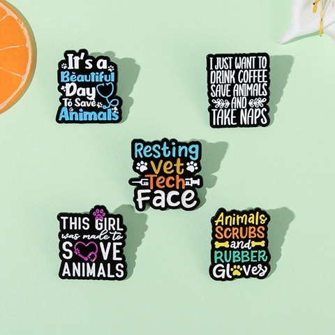 Pines de Esmalte Médicos Vet Tech para Mujeres Hombres Aleación de Zinc Insignia de Letra Salvar Animales Broches Joyería